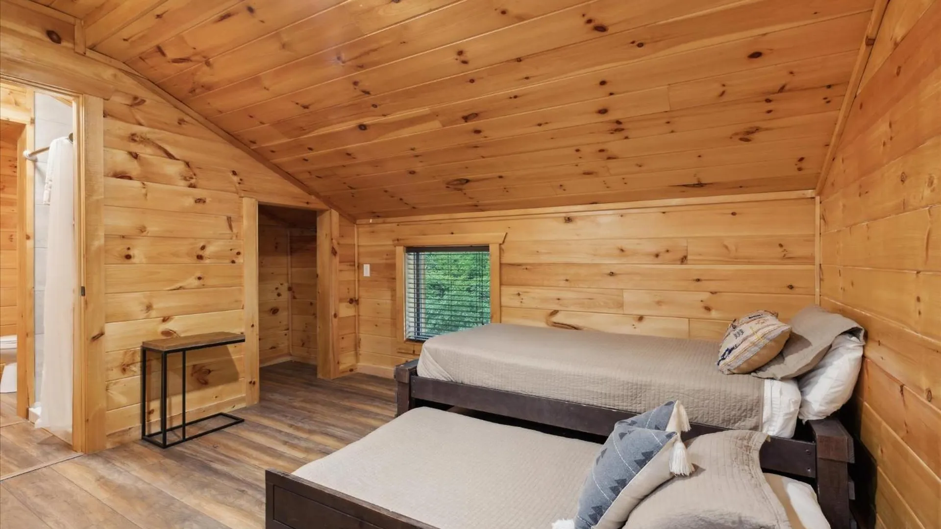 Holiday home Black Bear - Firepit, Game Room, Hot Tub