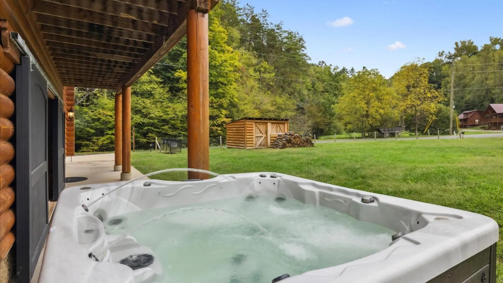 Black Bear - Firepit, Game Room, Hot Tub
