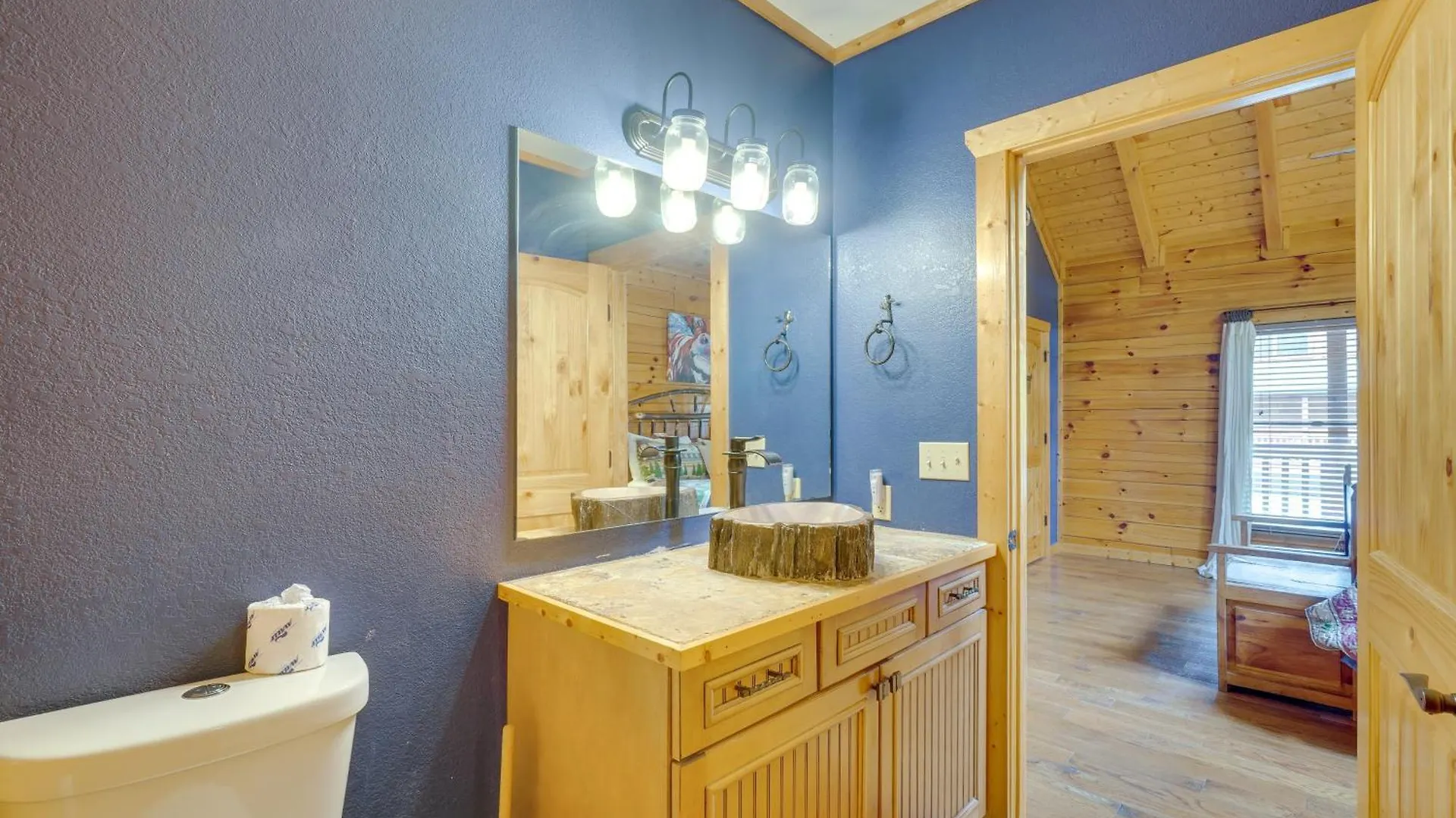 With Pool Table And Deck Near Town! *