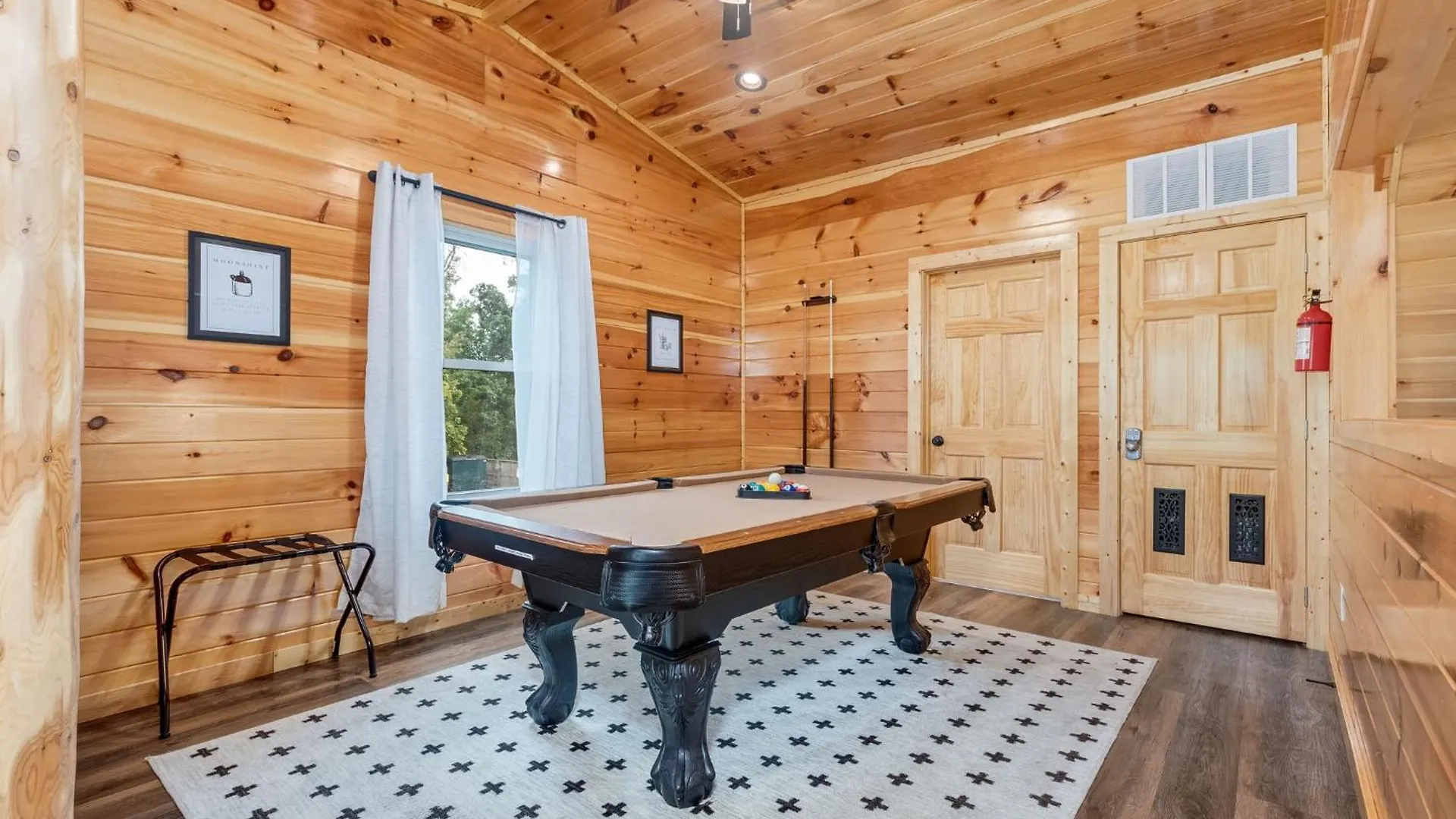 Fully Loaded In Heart Of Holiday home Pigeon Forge
