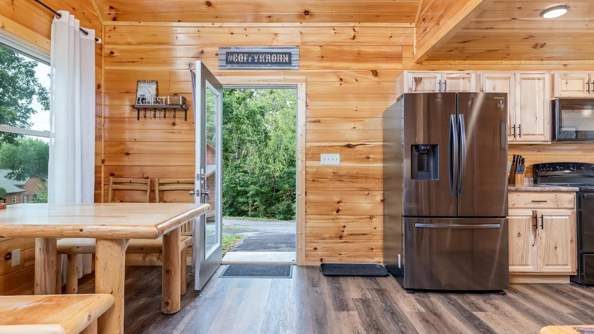 Fully Loaded In Heart Of Holiday home