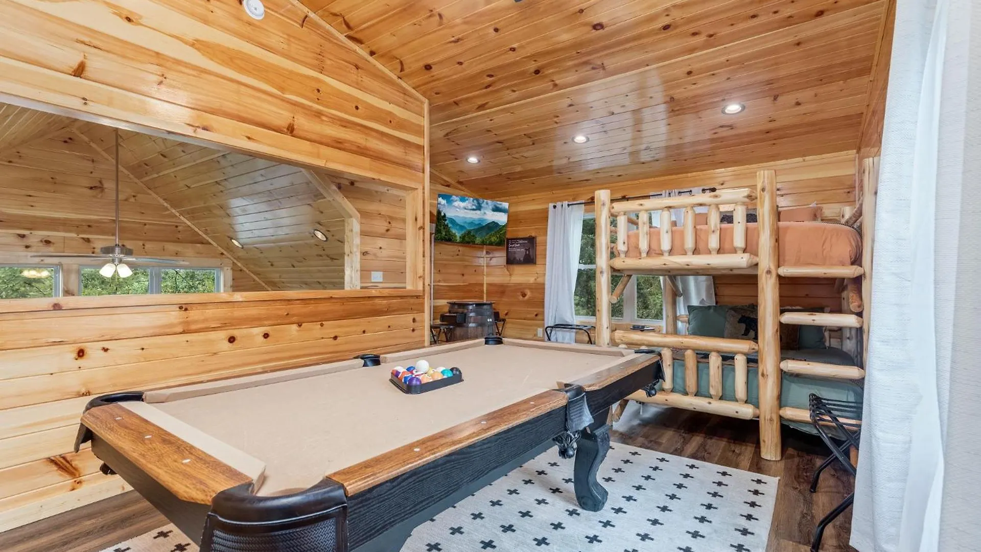 Holiday home Fully Loaded In Heart Of Pigeon Forge