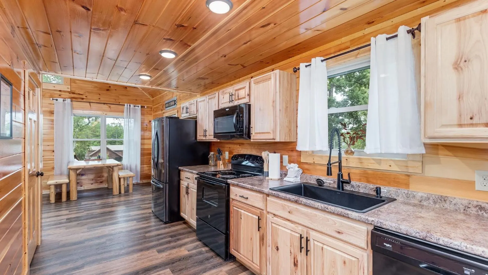 Holiday home Fully Loaded In Heart Of *