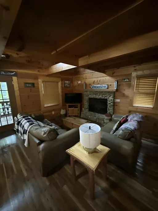 Cozy Loft Firepit, Jacuzzi Near Holiday home Pigeon Forge