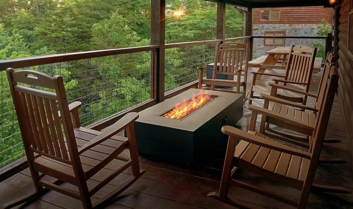 Experience Luxury And Serenity Just Minutes From Attractions Private Indoor Pool Hot Tub *