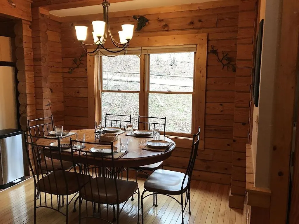 Holiday home Sleepy Bears Den