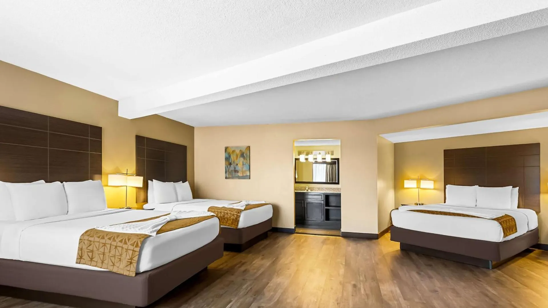 Western Toni 3* Pigeon Forge