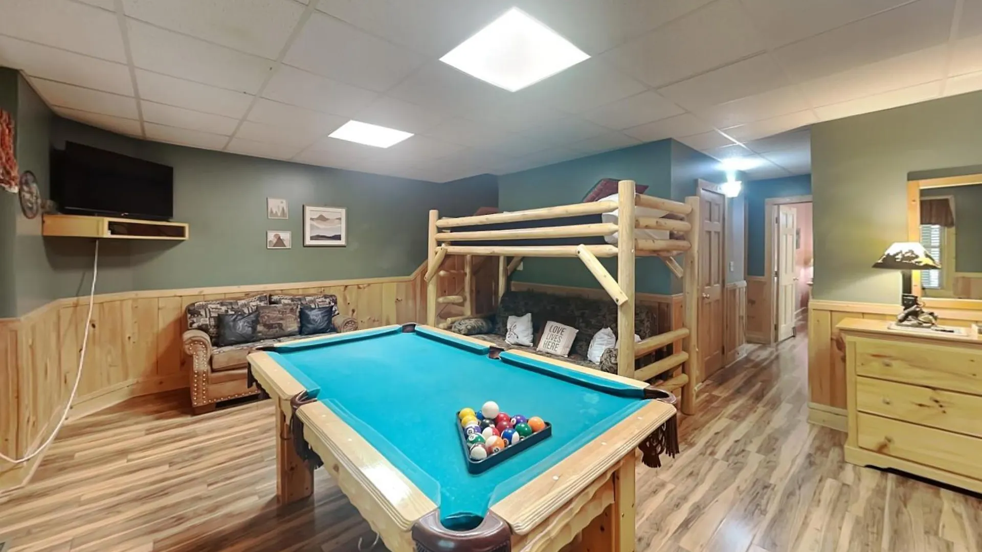 The Elks Holiday home