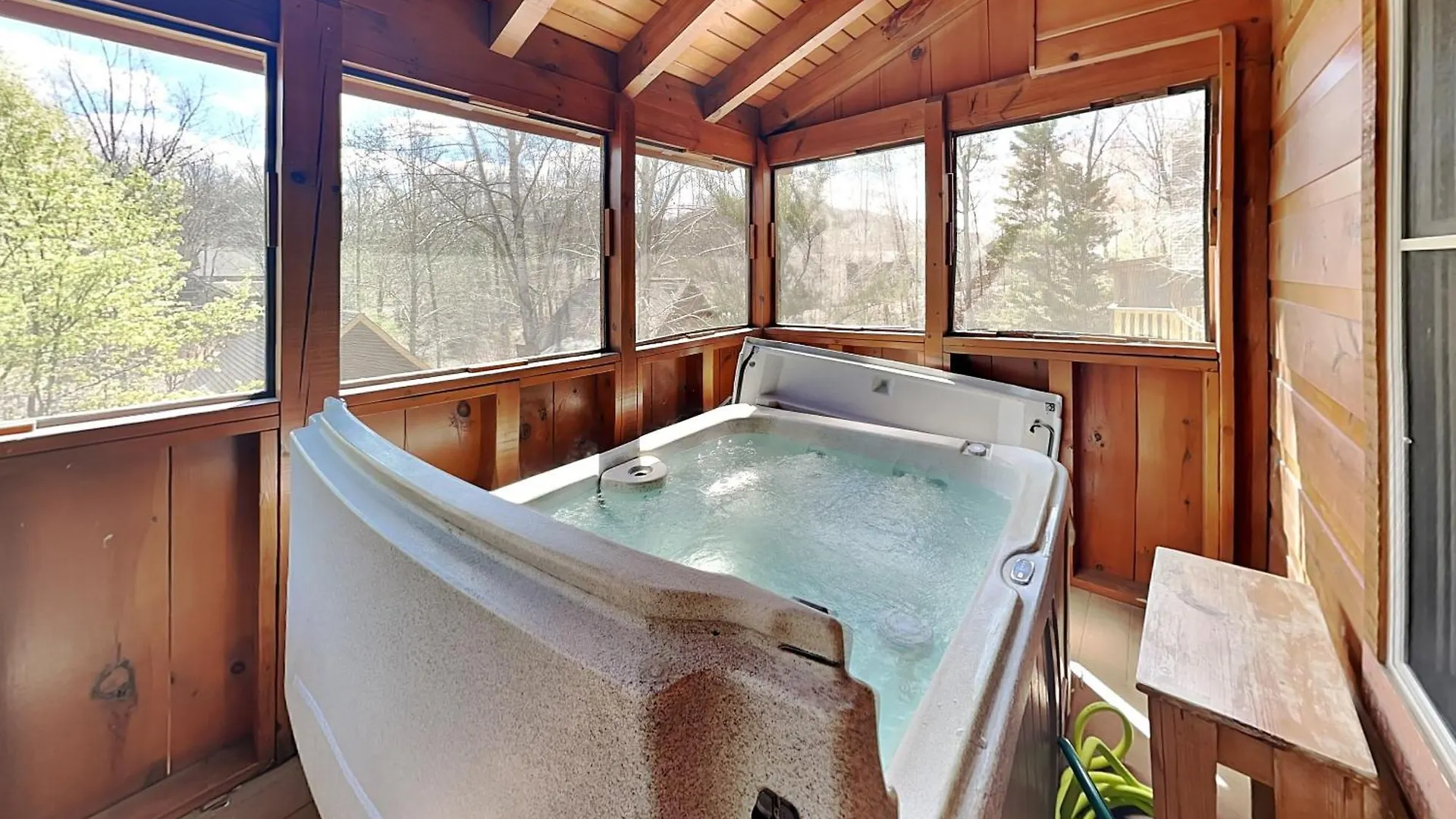 Holiday home Smokey Bear Haven