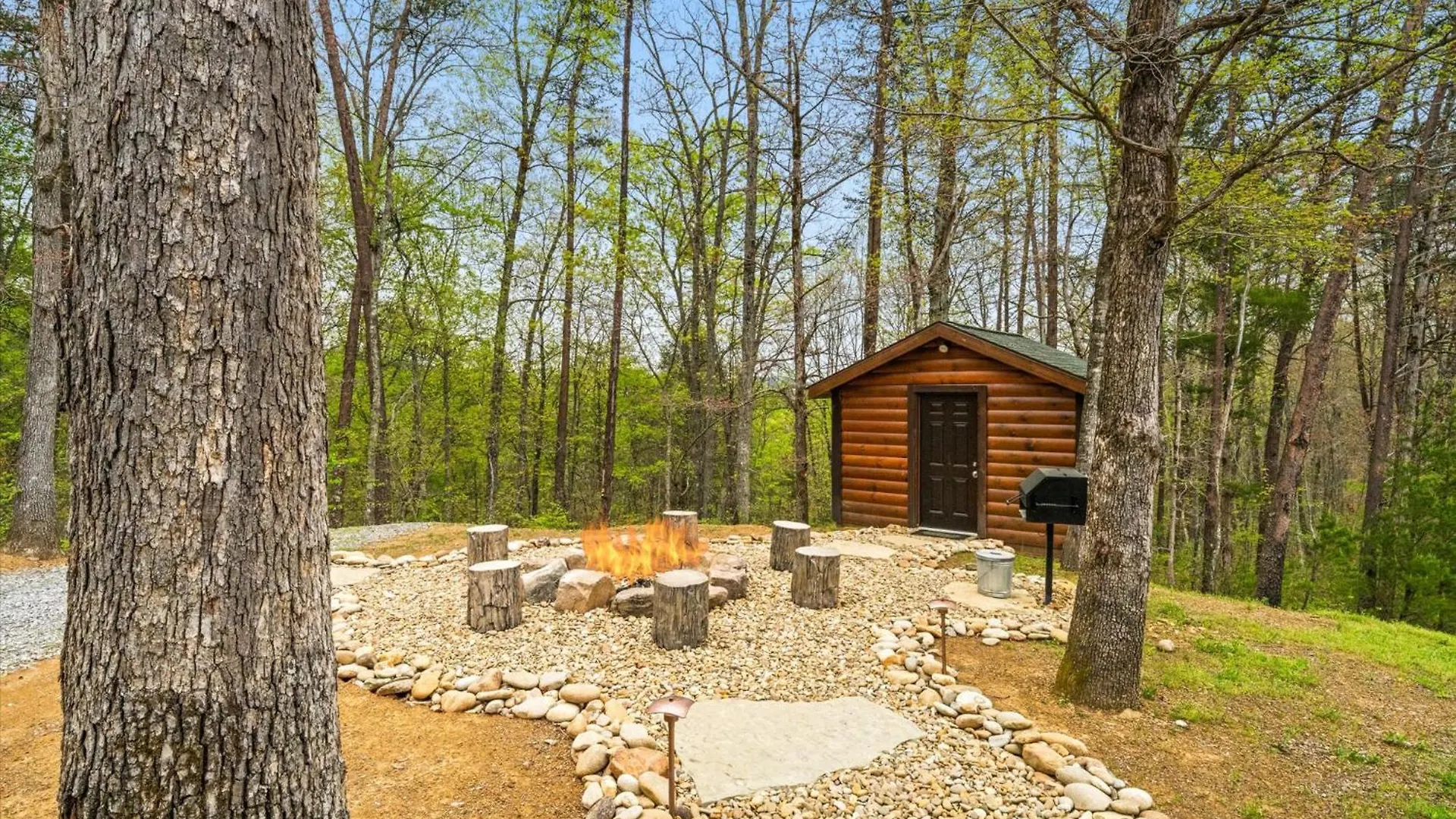 Modern 3br Views Hot Tub Fire Pit Gameroom Free Attraction Tickets Holiday home