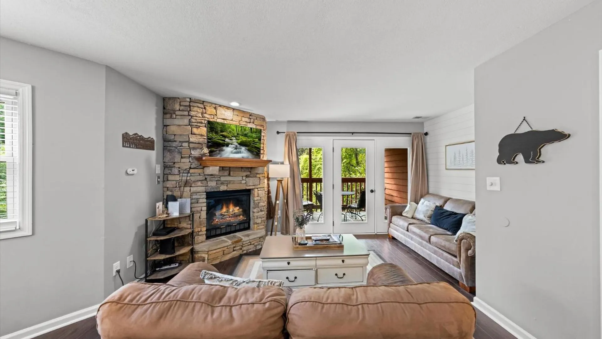 Modern 2br Just 5 Min To Pkwy! *
