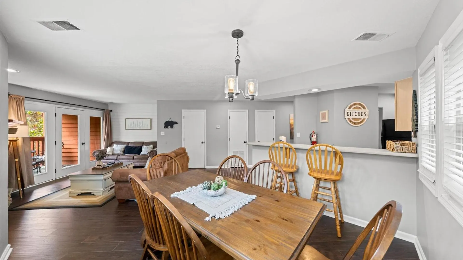 Modern 2br Just 5 Min To Pkwy! * Pigeon Forge