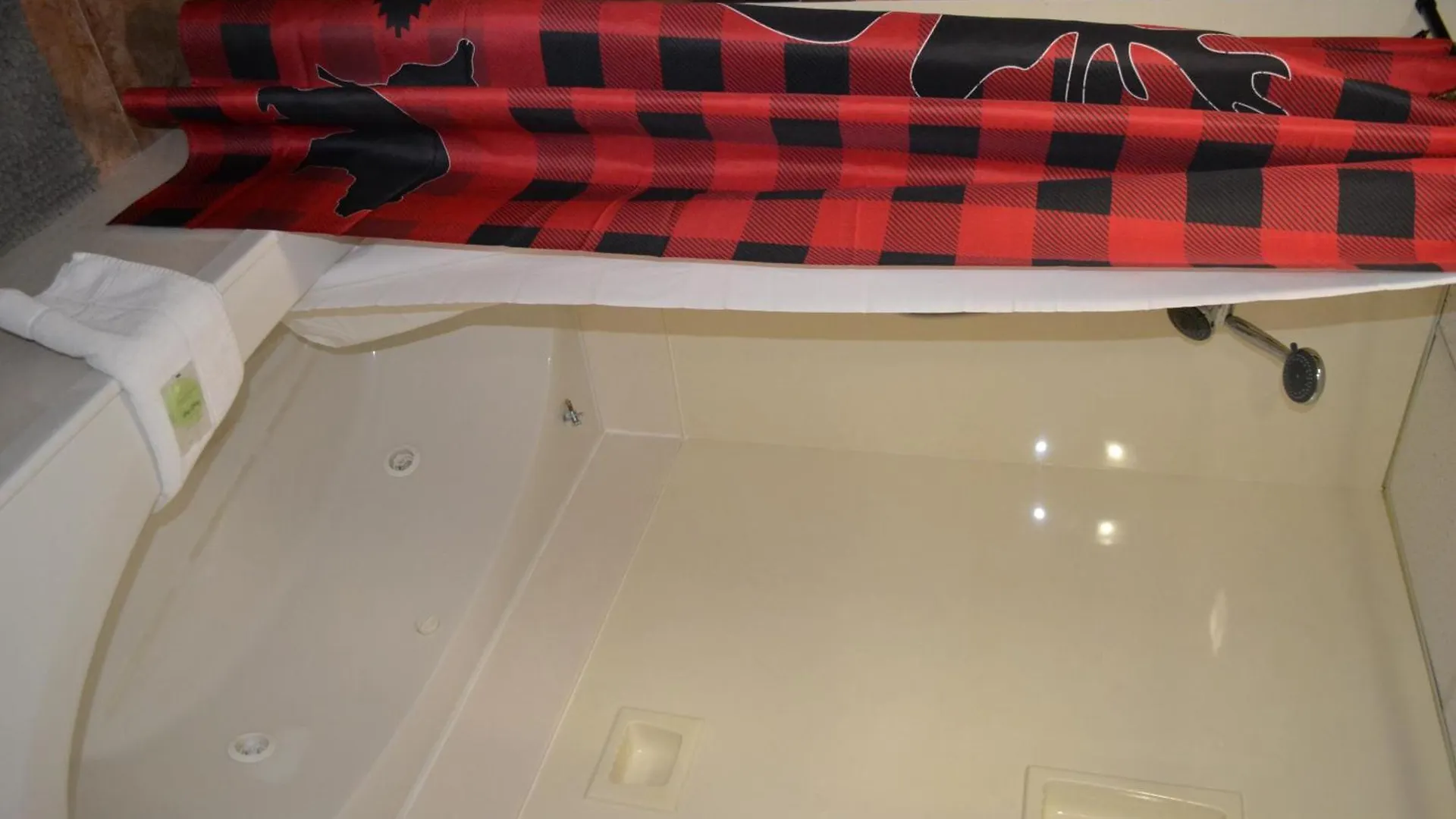 407 2-bedroom *