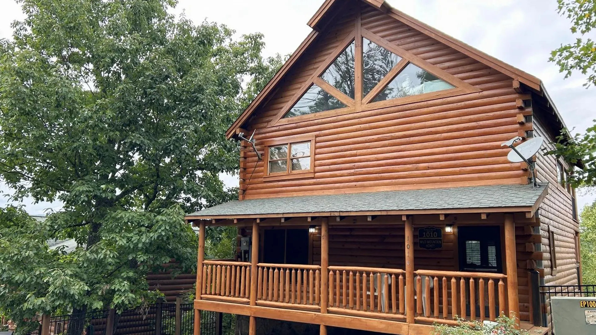 Wild Mountain Honey 3 Bedroom/3 Bath With Theater * Pigeon Forge