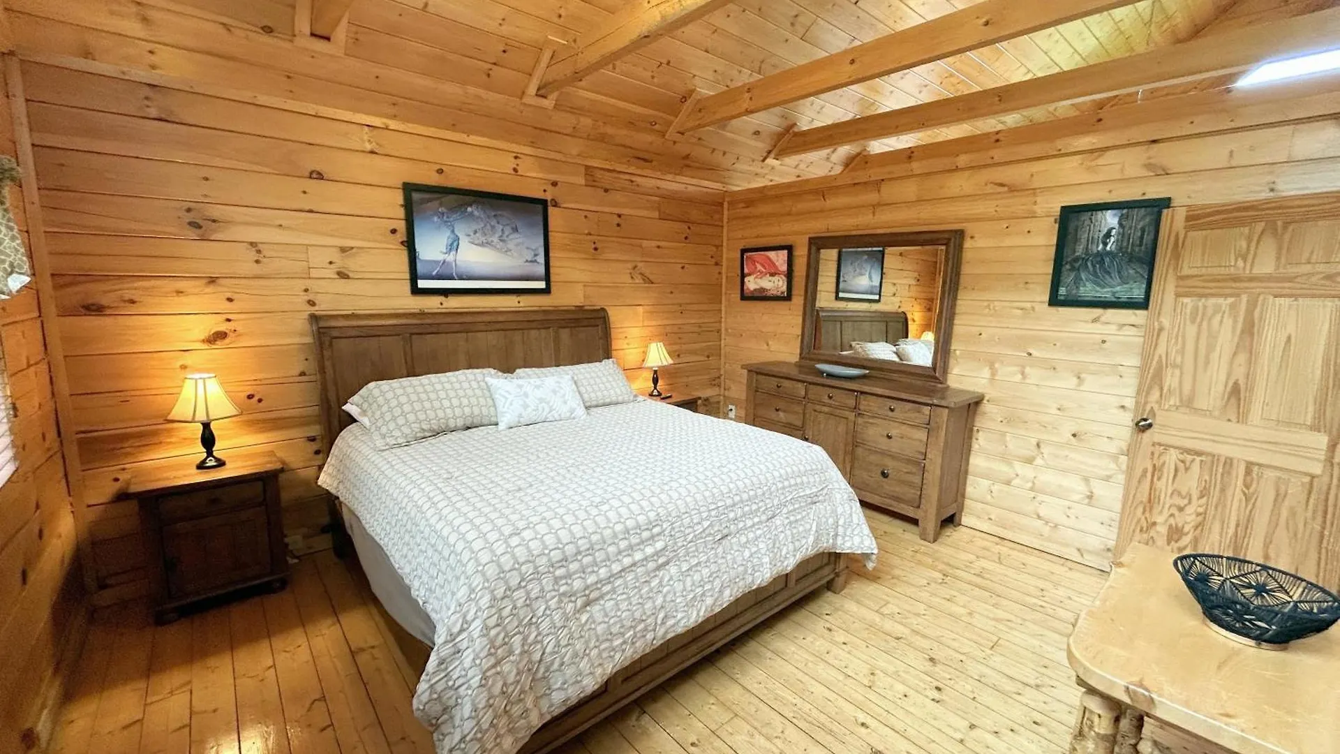 Wild Mountain Honey 3 Bedroom/3 Bath With Theater Holiday home