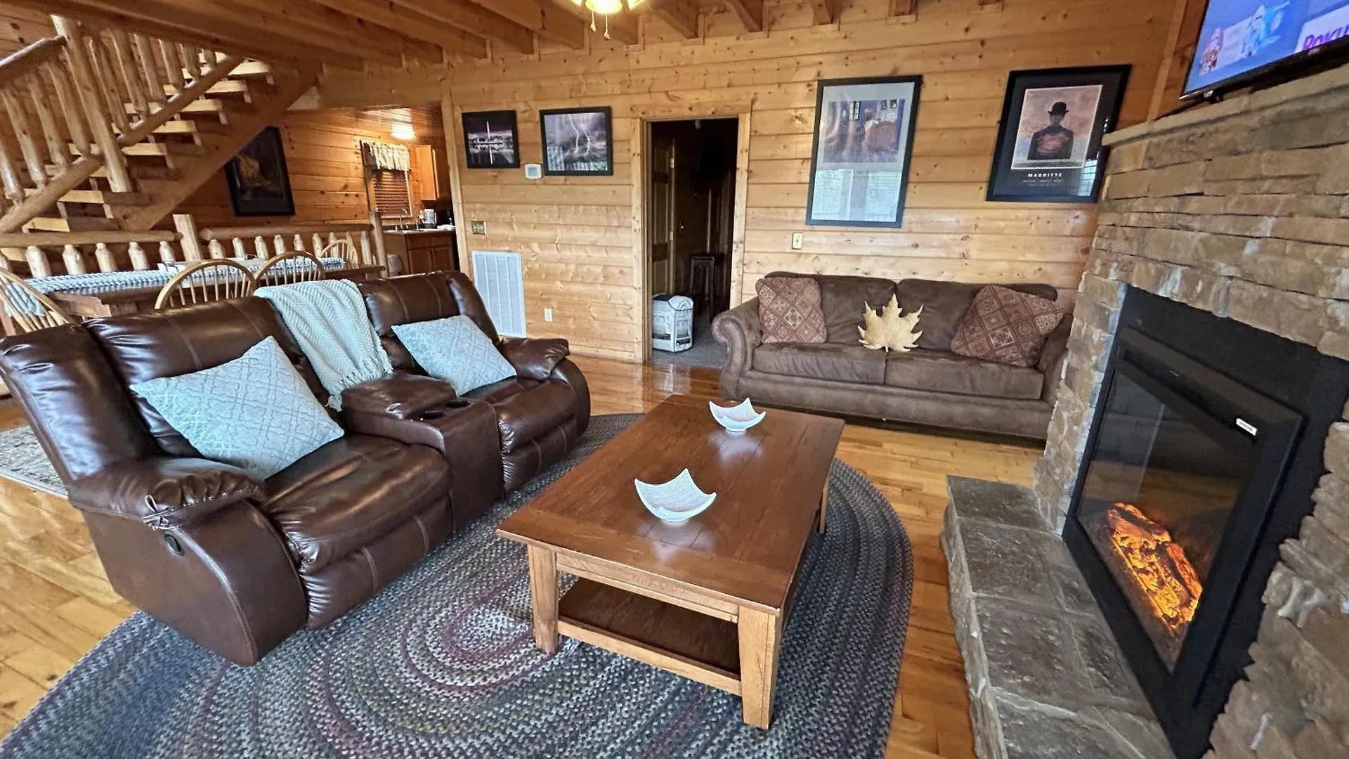 Wild Mountain Honey 3 Bedroom/3 Bath With Theater * Pigeon Forge