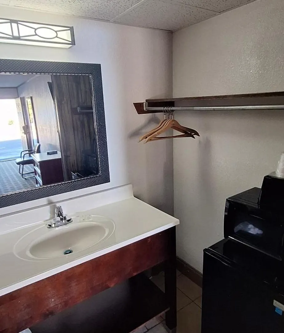 Lodge Tennessee Mountain Pigeon Forge