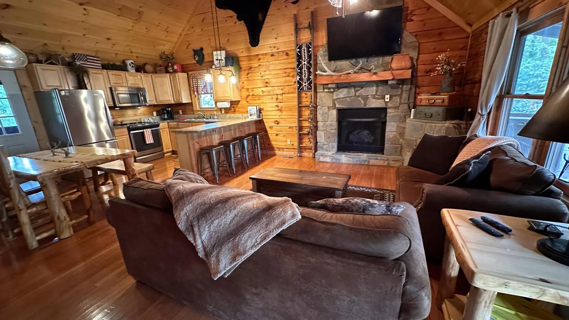 Holiday home Moon Shadow - Beautiful 1 Mile From Parkway Pigeon Forge
