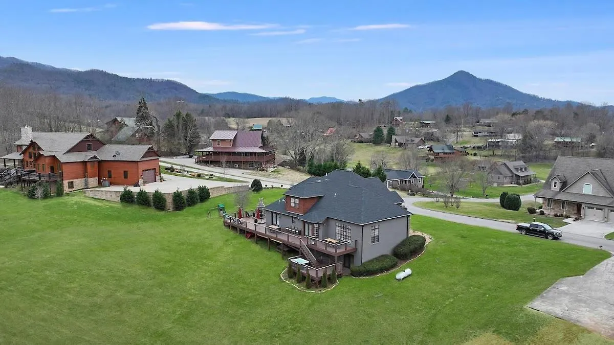 Greystone In The Smokies - Luxury - Pool Holiday home *