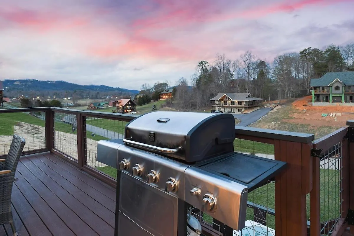 Greystone In The Smokies - Luxury - Pool Holiday home Pigeon Forge