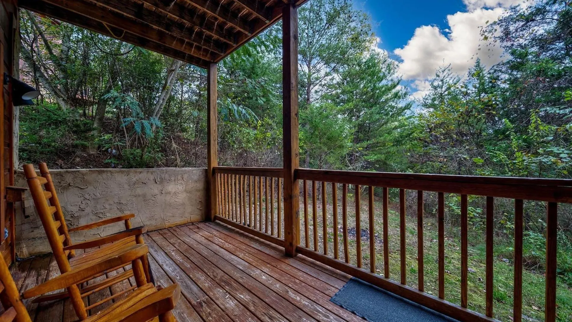 Ern812 - Eagles Perch Pigeon Forge