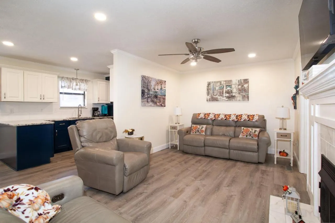 度假居 Cozy W Loveseat Fireplace Grill