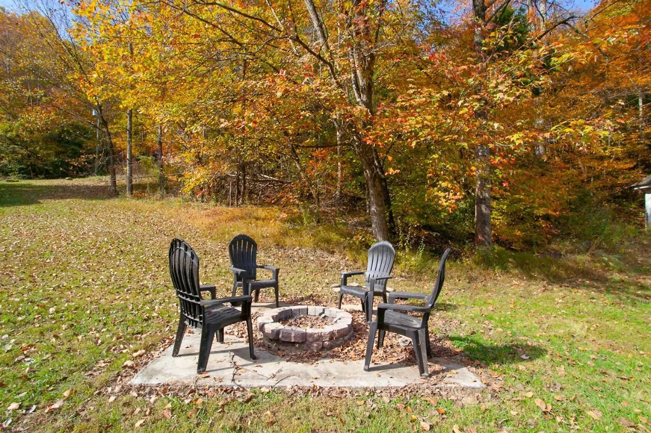 Cozy W Loveseat Fireplace Grill 度假居 鸽子谷