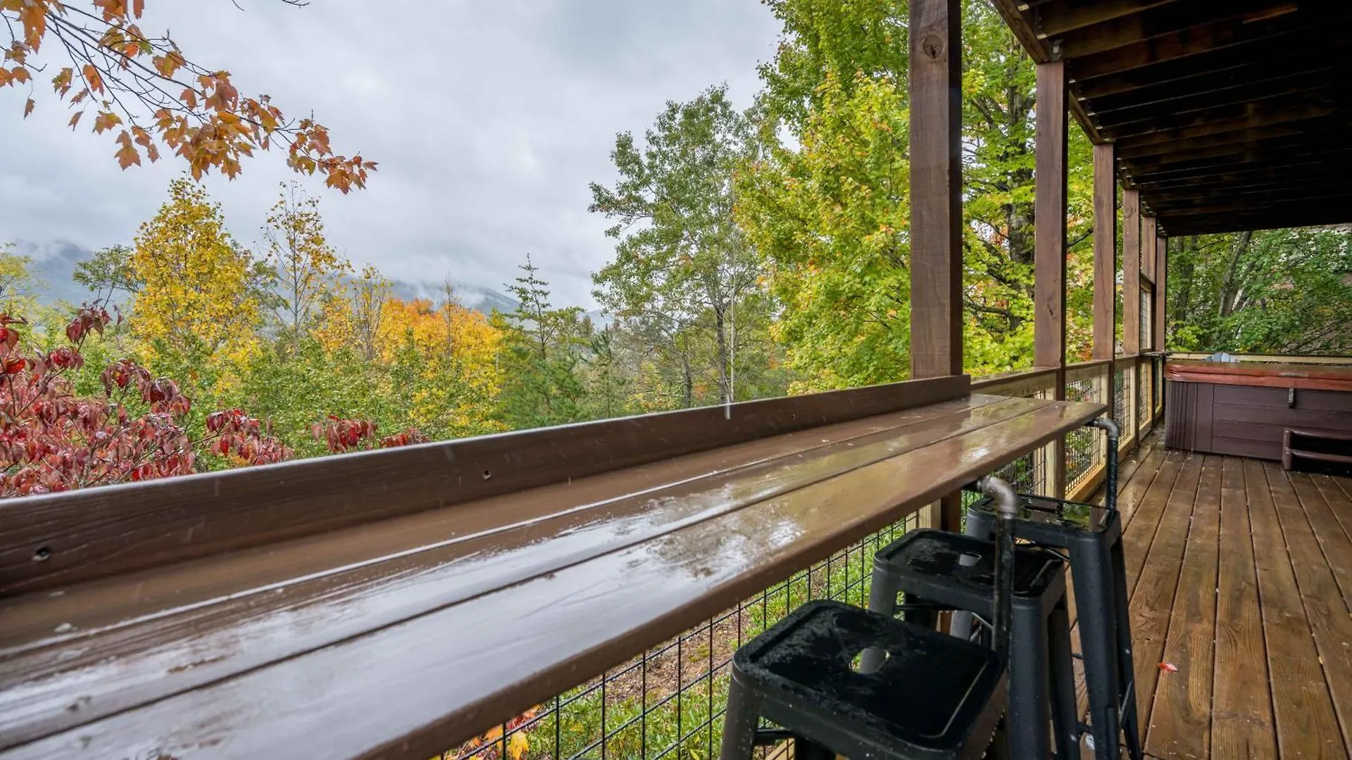 Breathtaking 5-bedroom Getaway With Game Room, Hot Tub, And Theatre