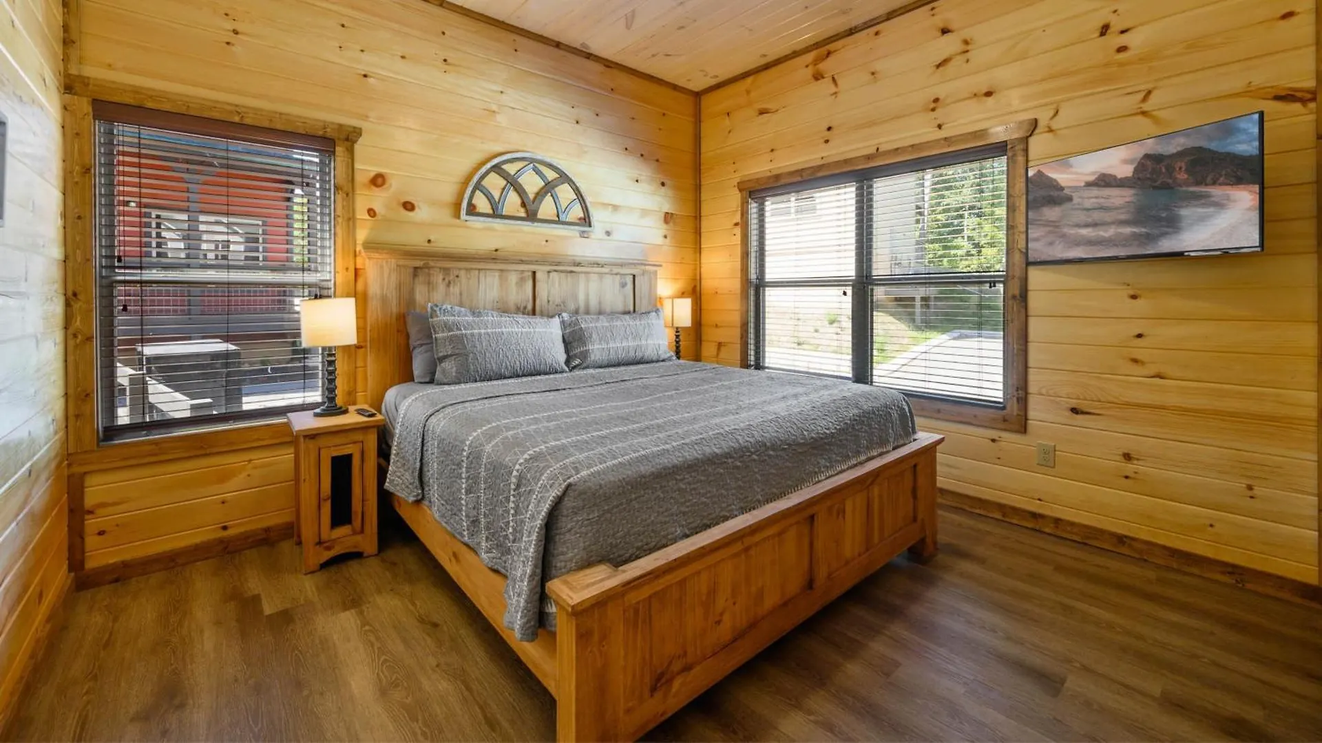 Liberty - Family Getaway With Pool, Hot Tub, Arcade & Dogs *