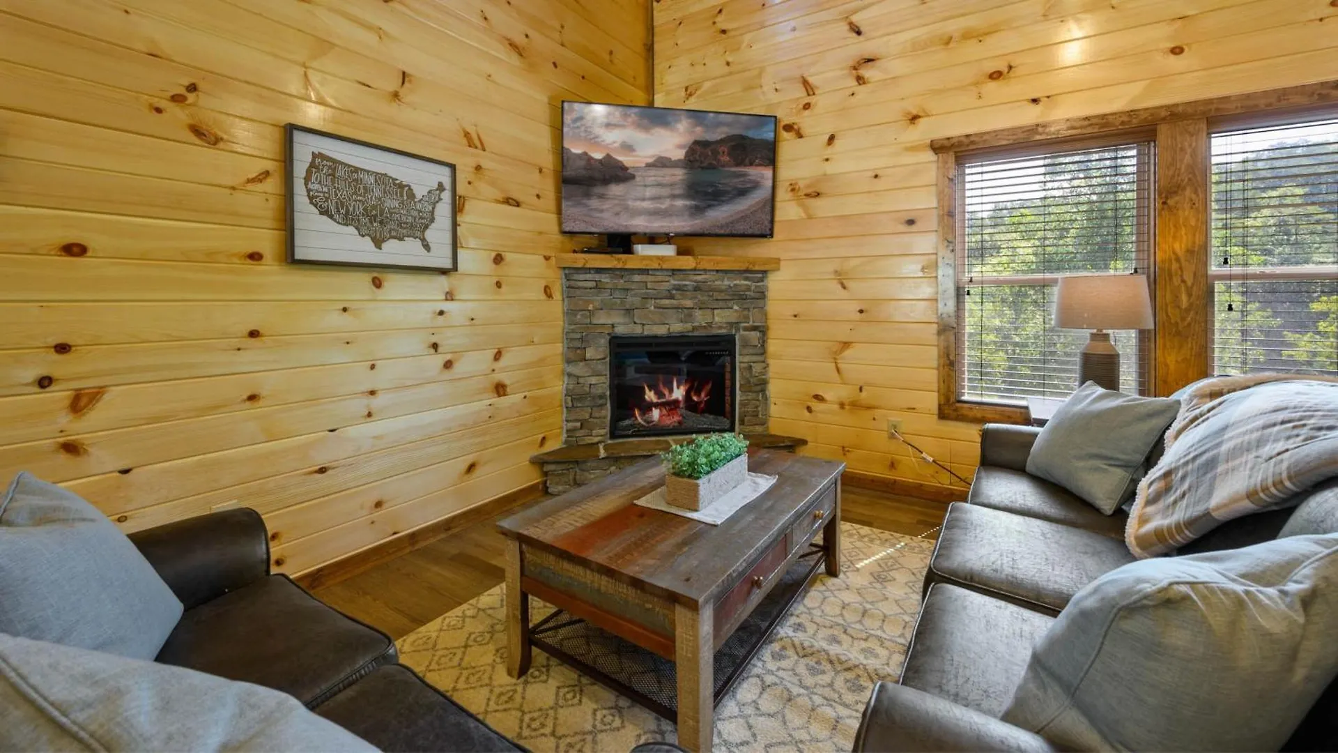 Liberty - Family Getaway With Pool, Hot Tub, Arcade & Dogs Pigeon Forge