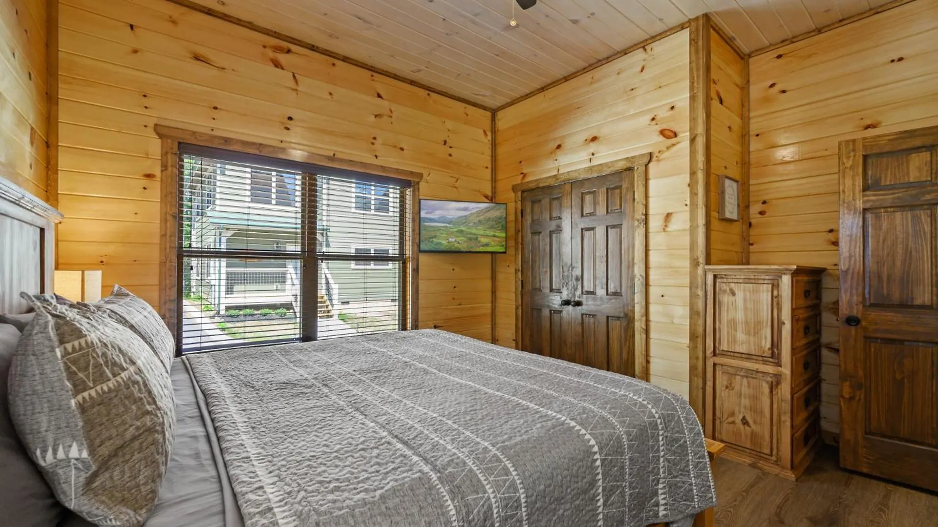 Liberty - Family Getaway With Pool, Hot Tub, Arcade & Dogs Holiday home