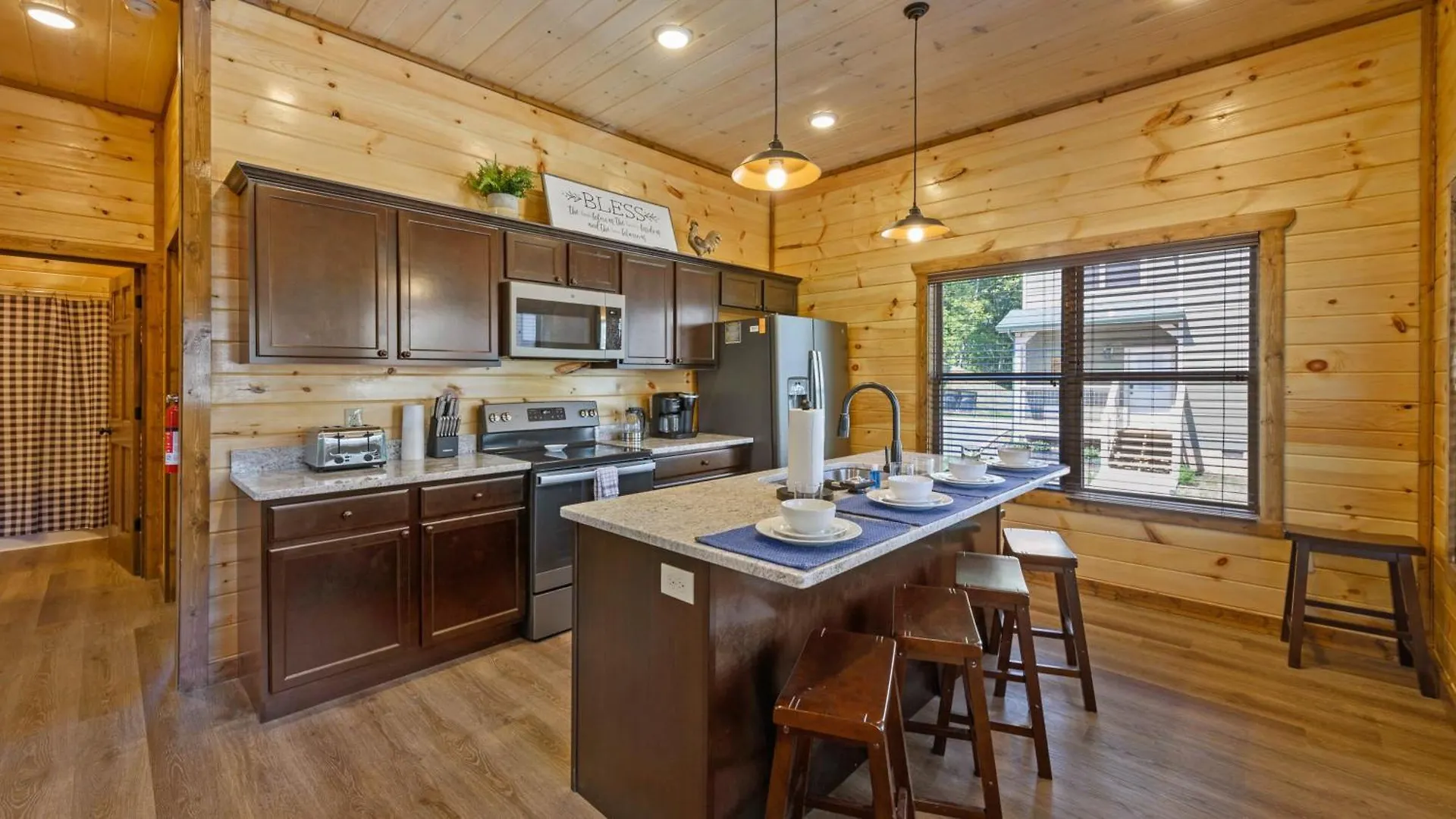 Holiday home Liberty - Family Getaway With Pool, Hot Tub, Arcade & Dogs