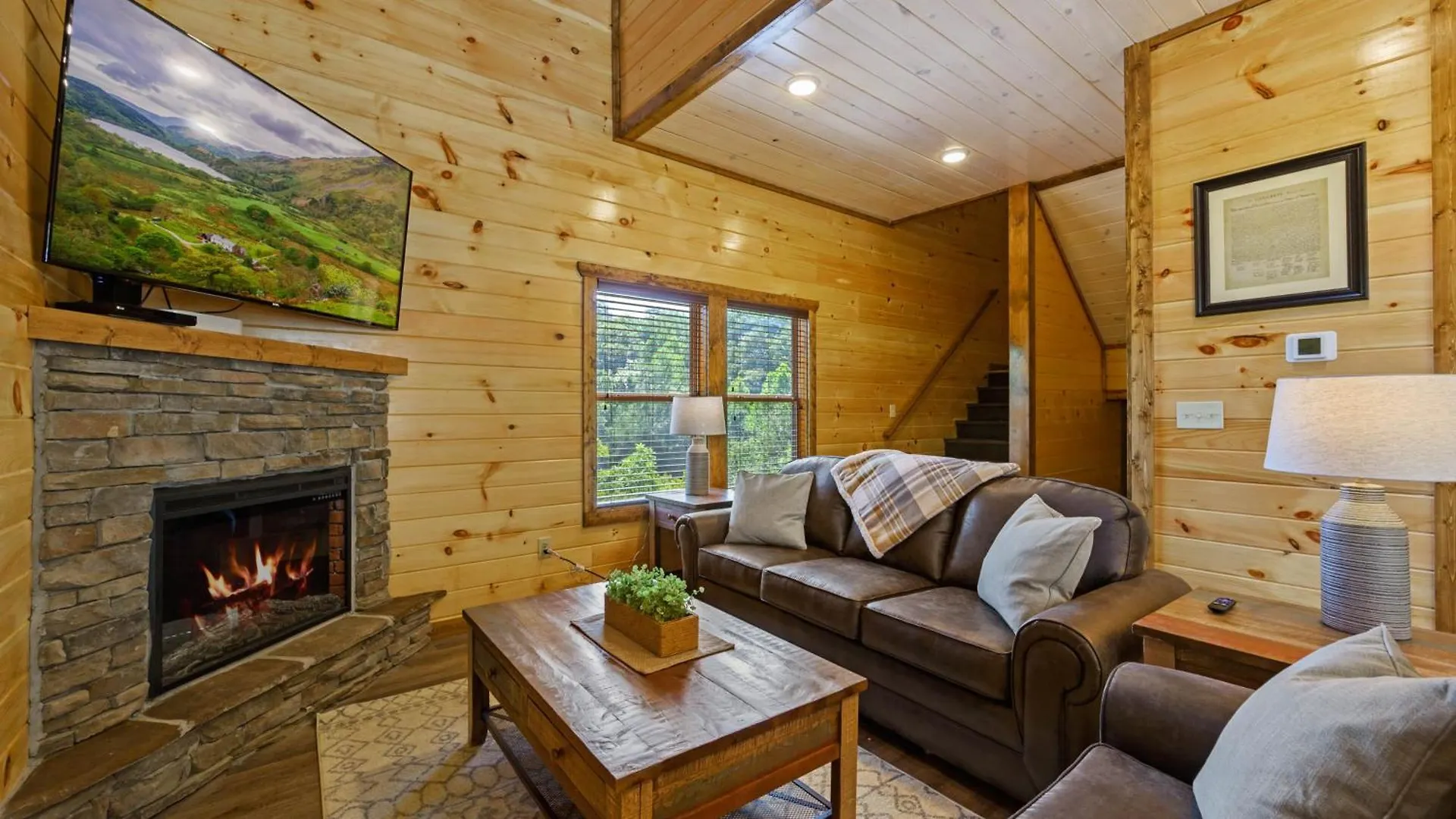Ferienhaus Liberty - Family Getaway With Pool, Hot Tub, Arcade & Dogs Pigeon Forge