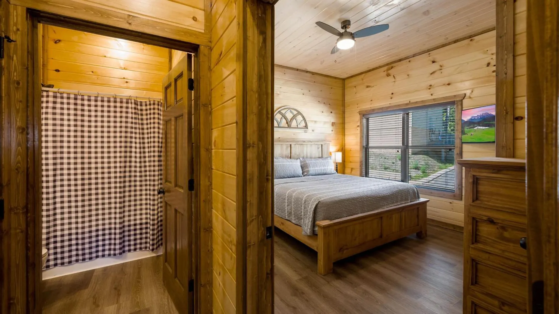Liberty - Family Getaway With Pool, Hot Tub, Arcade & Dogs *