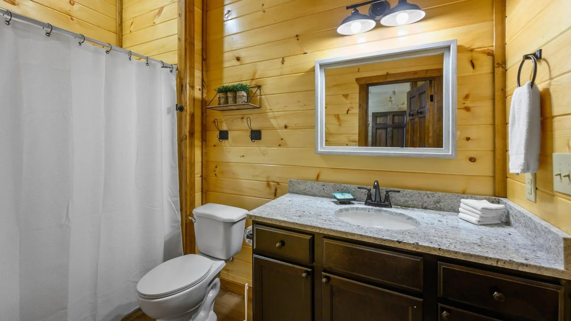 Liberty - Family Getaway With Pool, Hot Tub, Arcade & Dogs *