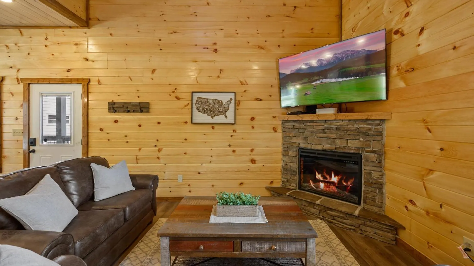 Holiday home Liberty - Family Getaway With Pool, Hot Tub, Arcade & Dogs *