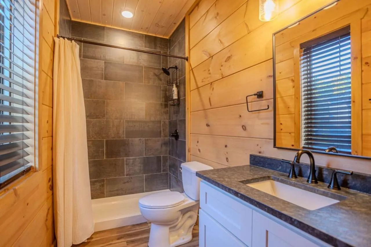 Holiday home 2br Cozy In Smoky Mountains With Hot Tub *