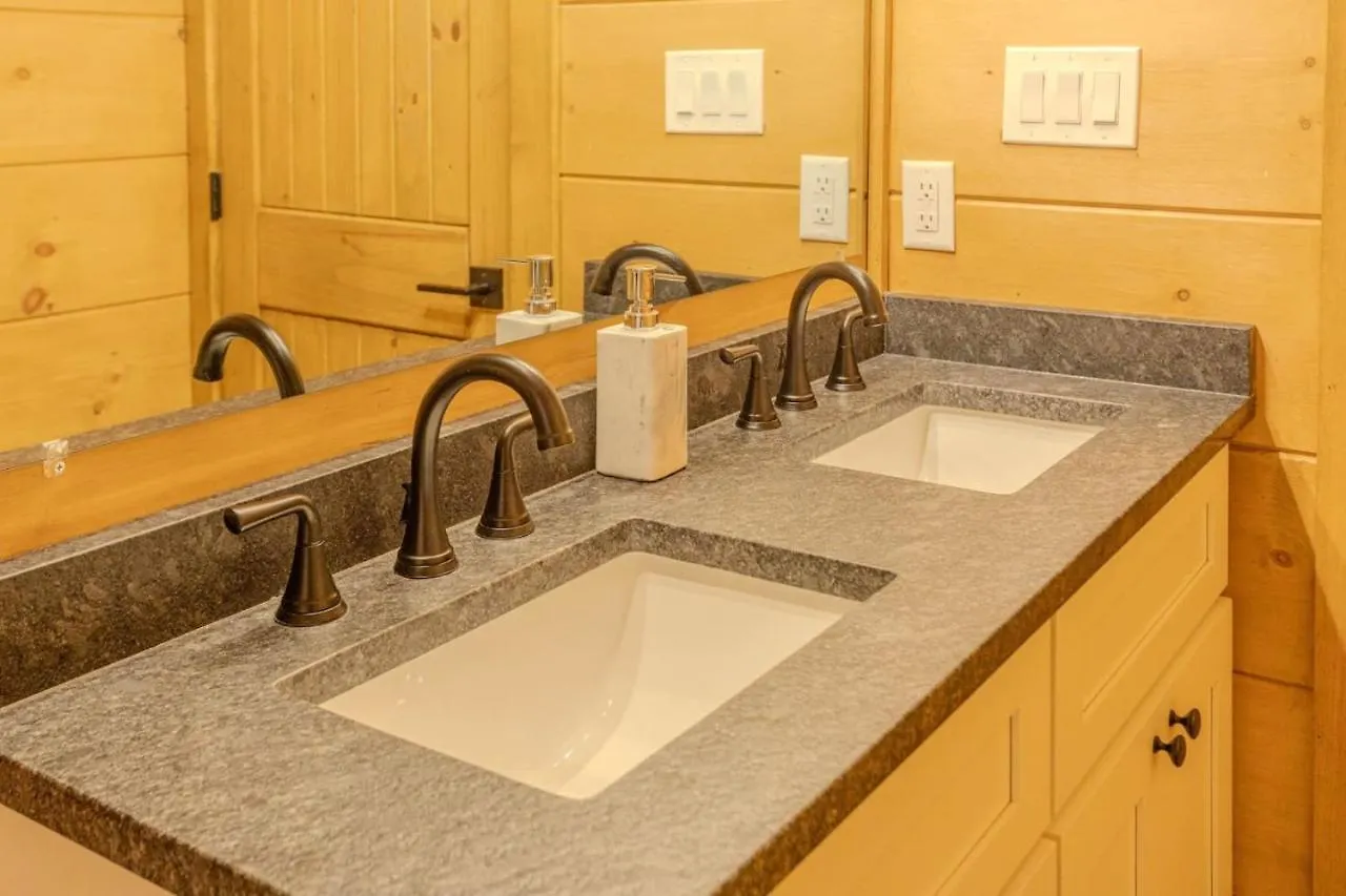 2br Cozy In Smoky Mountains With Hot Tub Holiday home