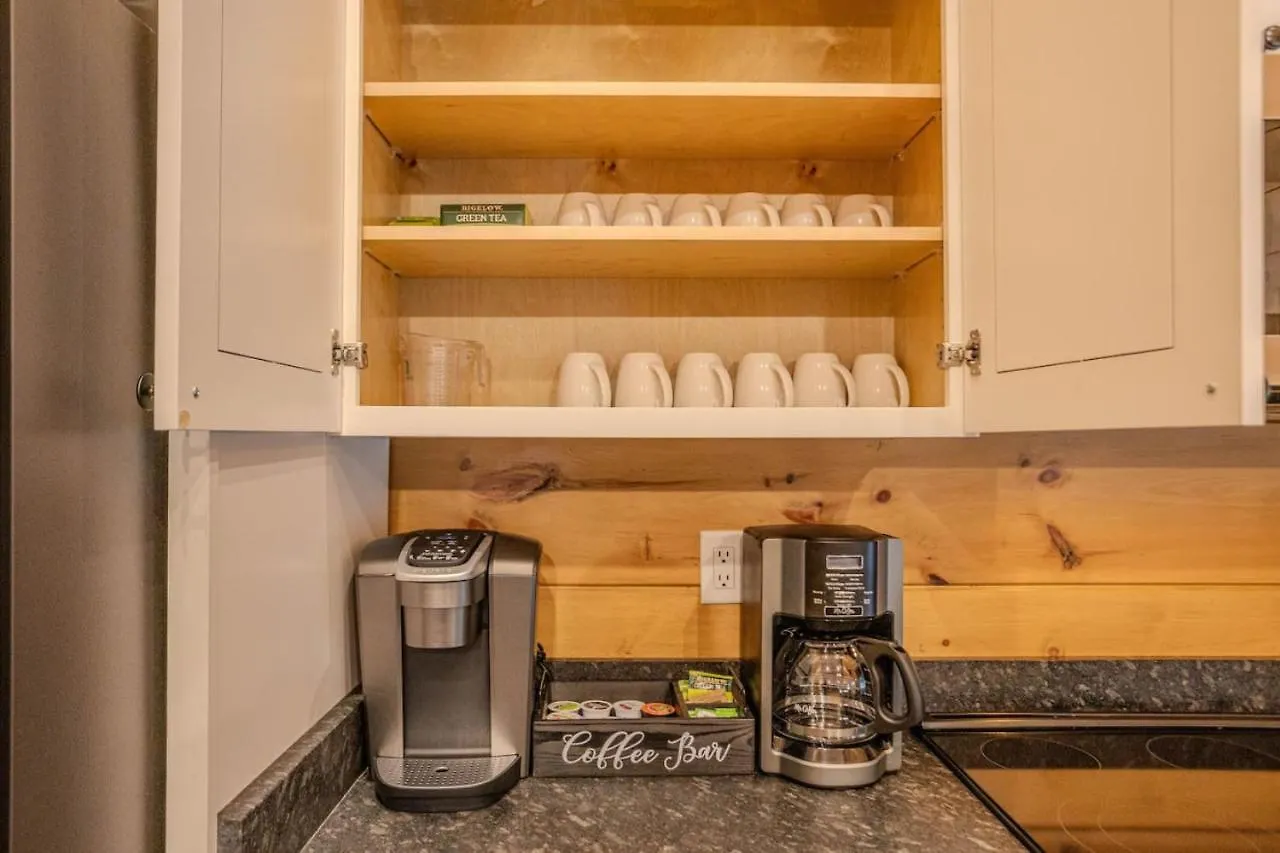2br Cozy In Smoky Mountains With Hot Tub Holiday home *