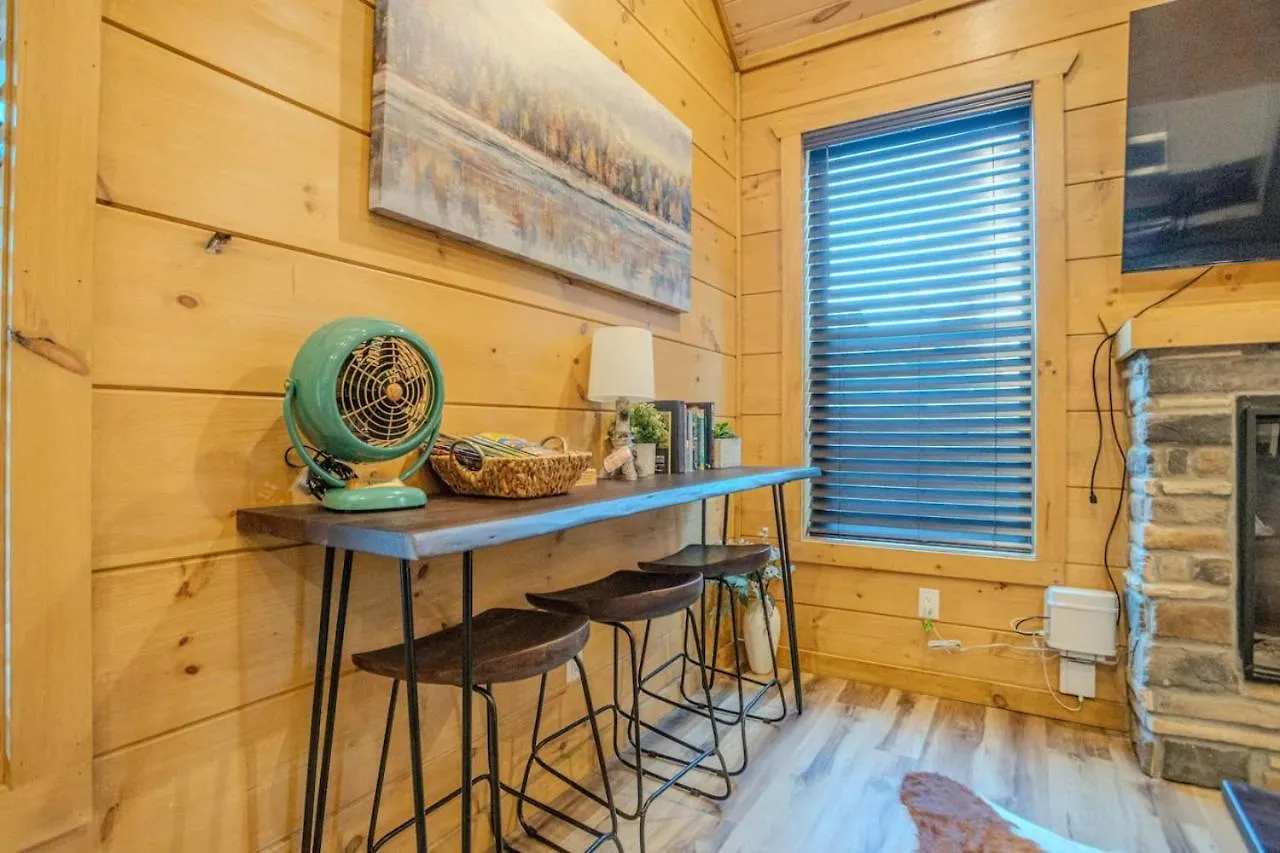 Holiday home 2br Cozy In Smoky Mountains With Hot Tub *