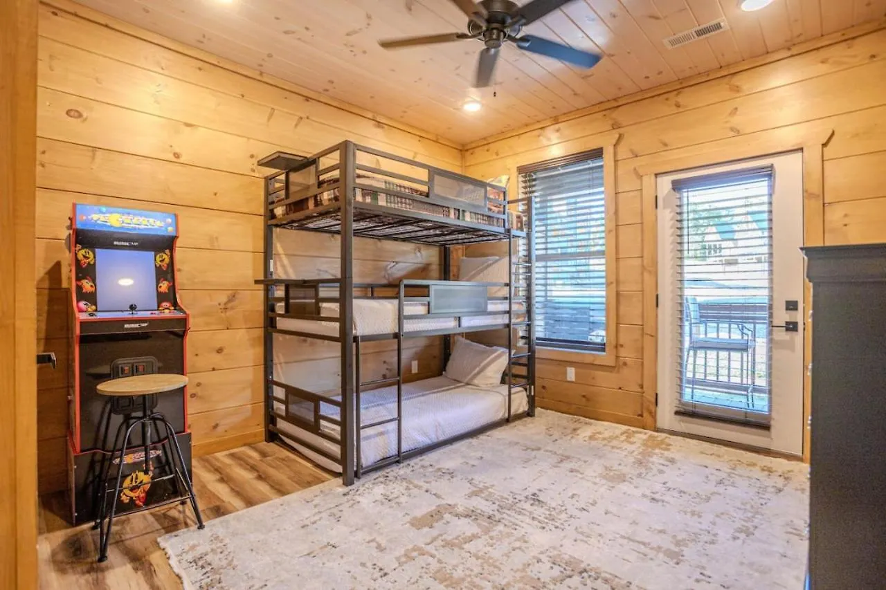 2br Cozy In Smoky Mountains With Hot Tub