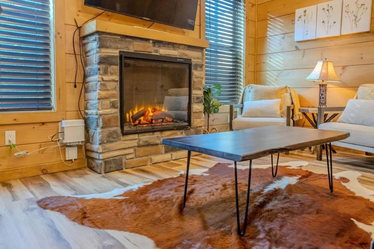 Holiday home 2br Cozy In Smoky Mountains With Hot Tub Pigeon Forge