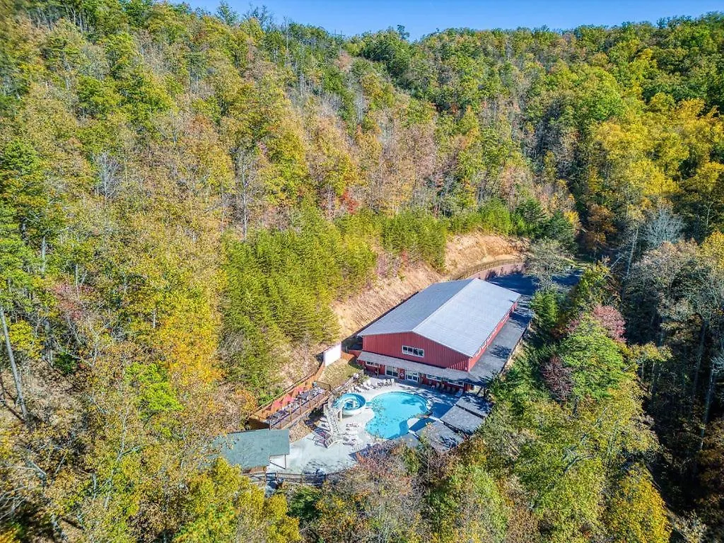 An Awesome View, Game Area, Pools, Pavilion, Free Attraction Tickets, Dollywood And More! *