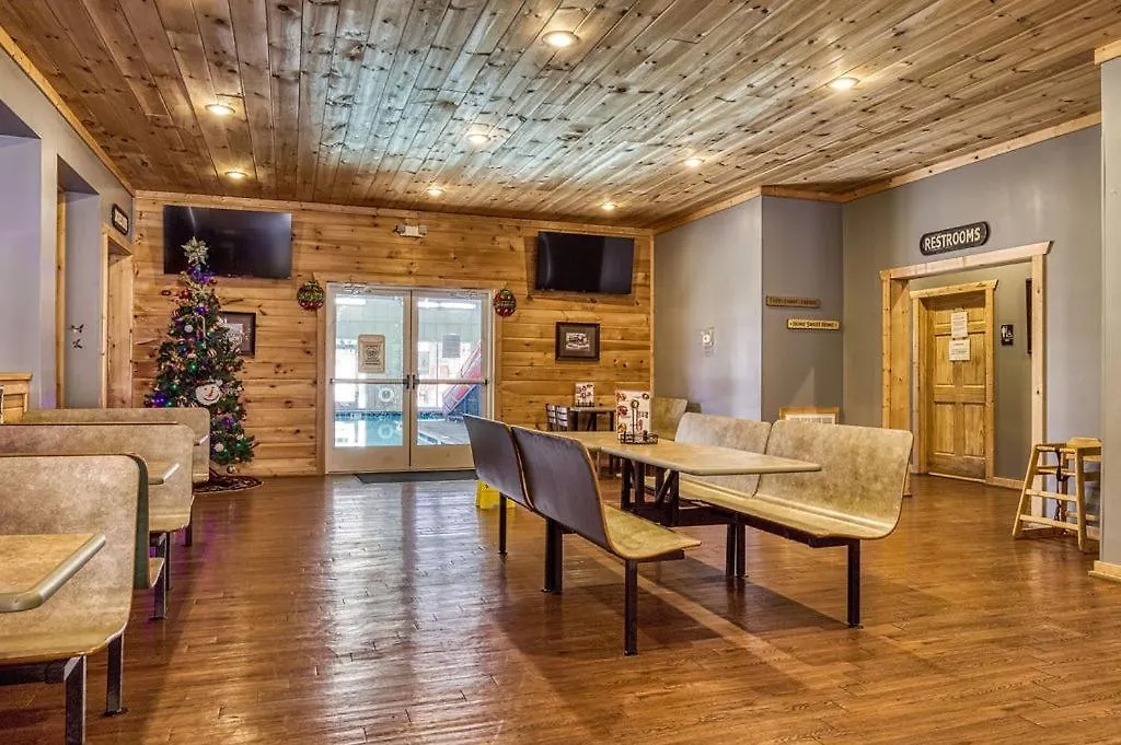 An Awesome View, Game Area, Pools, Pavilion, Free Attraction Tickets, Dollywood And More! Holiday home *
