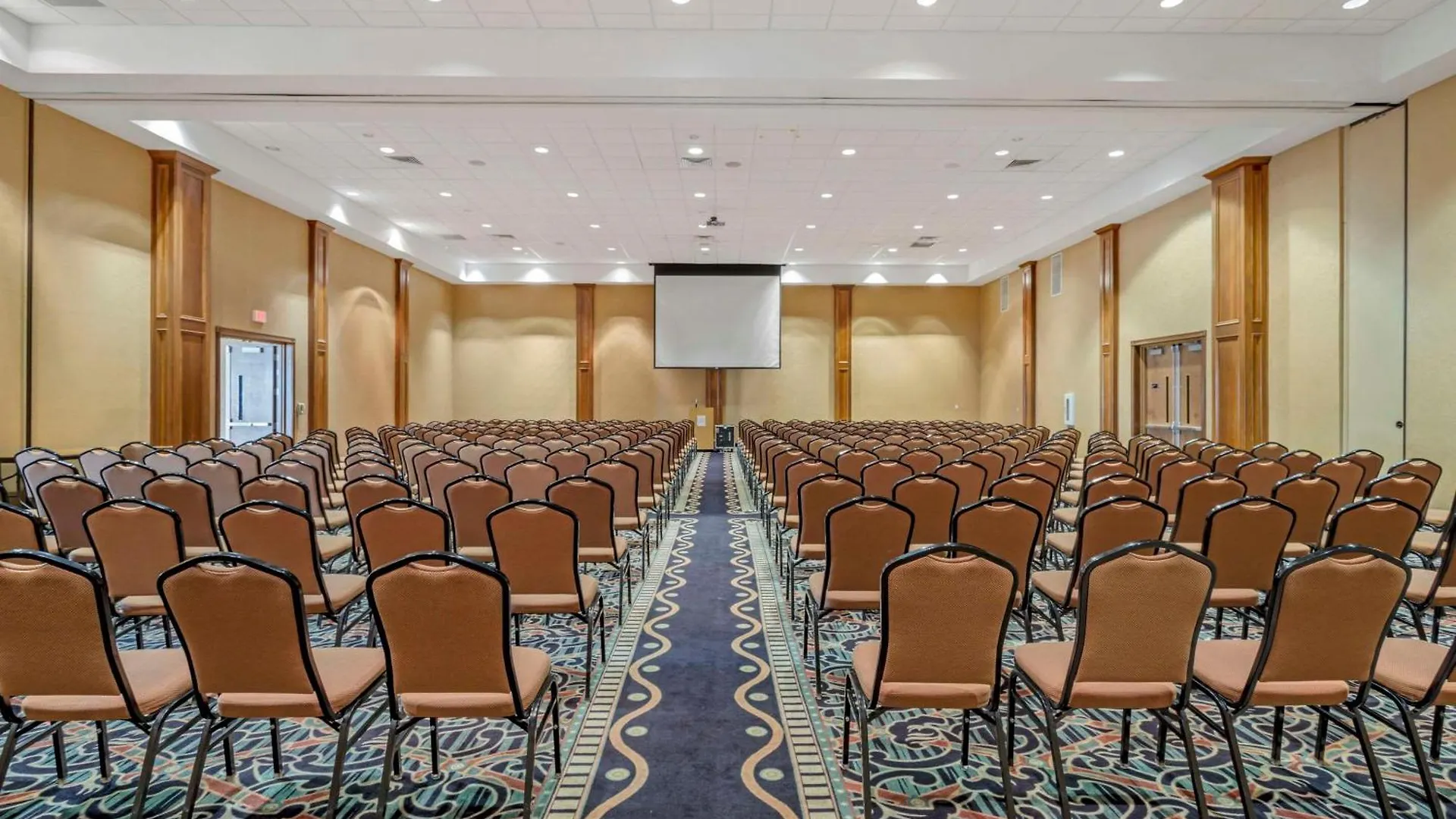 Leconte & Convention Center, Ascend Collection