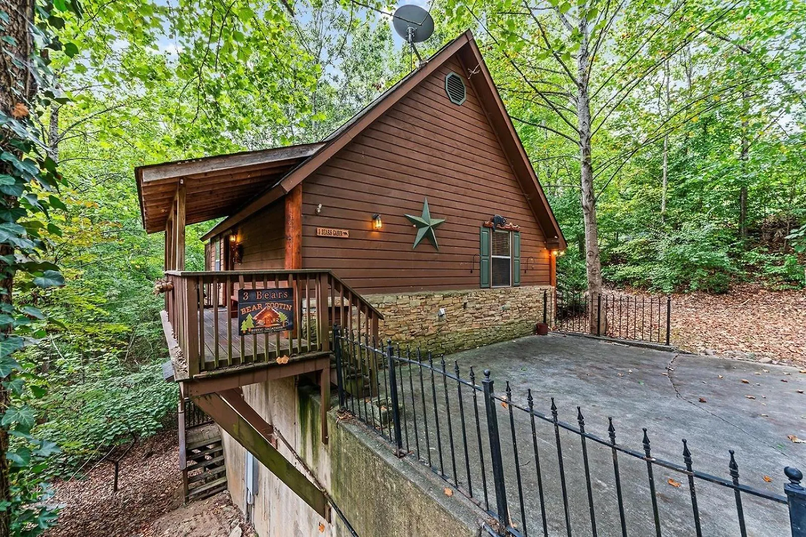 3 Bears One-level With Pool Table Pigeon Forge