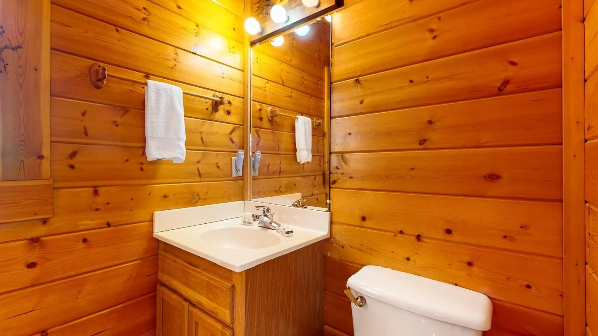 Pin Oak Cabin, Unit 241 *