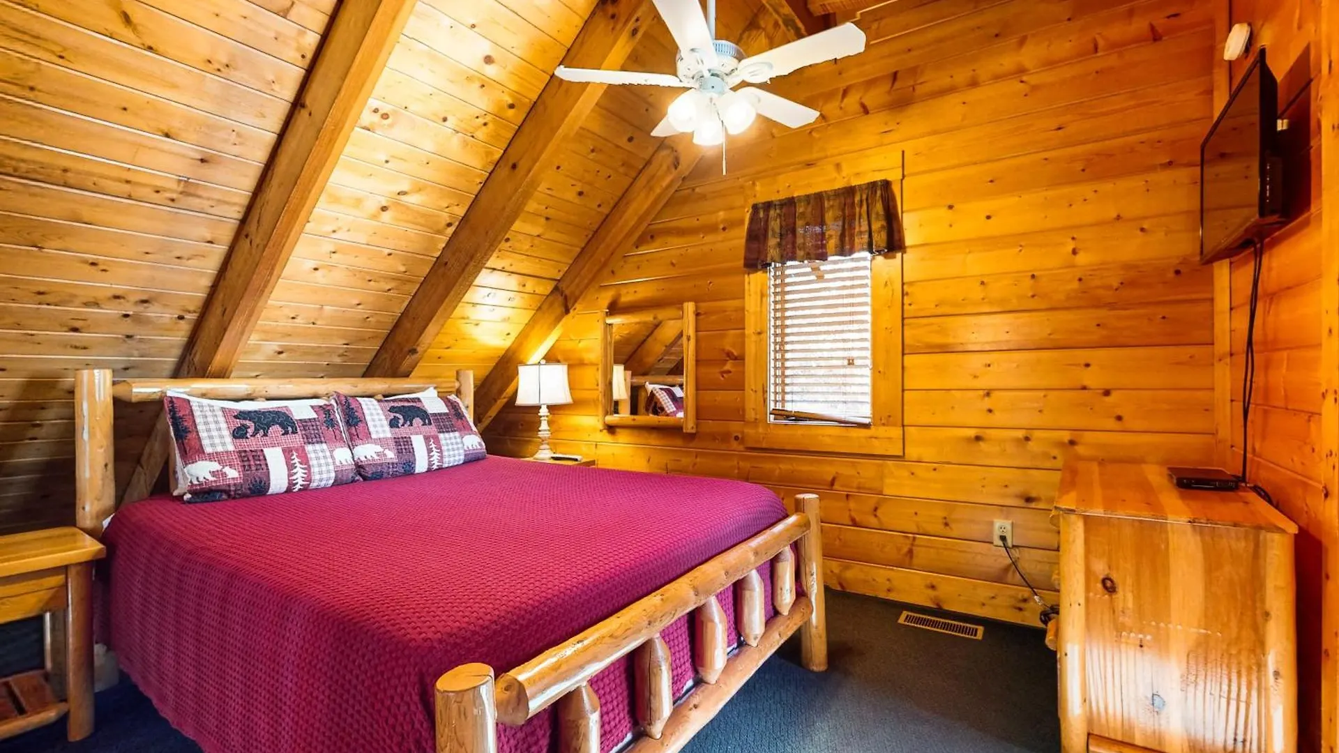 Pin Oak Cabin, Unit 241