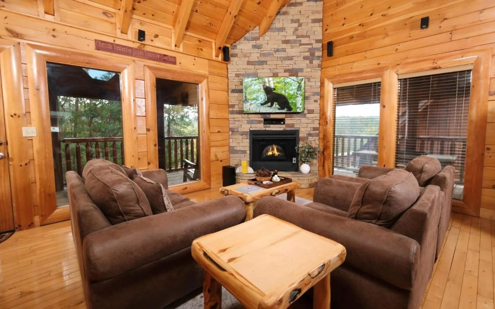 Bear Hug At Bear Creek Villa Pigeon Forge