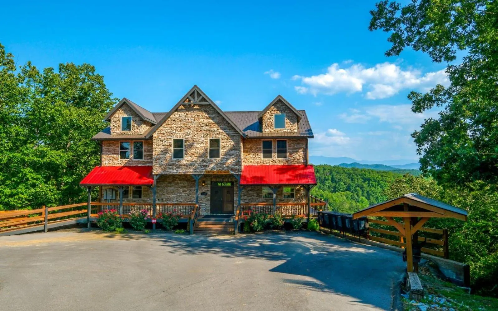 Hibernation Retreat * Pigeon Forge